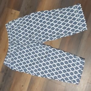 CAROLE HOCHMAN NWOT Printed Pattern Blue & White Pajama Lounge Capri Pants